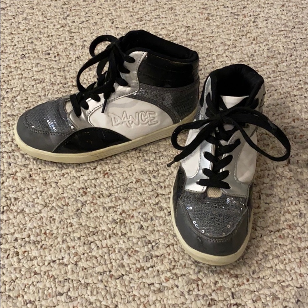 Girls high‎ tops